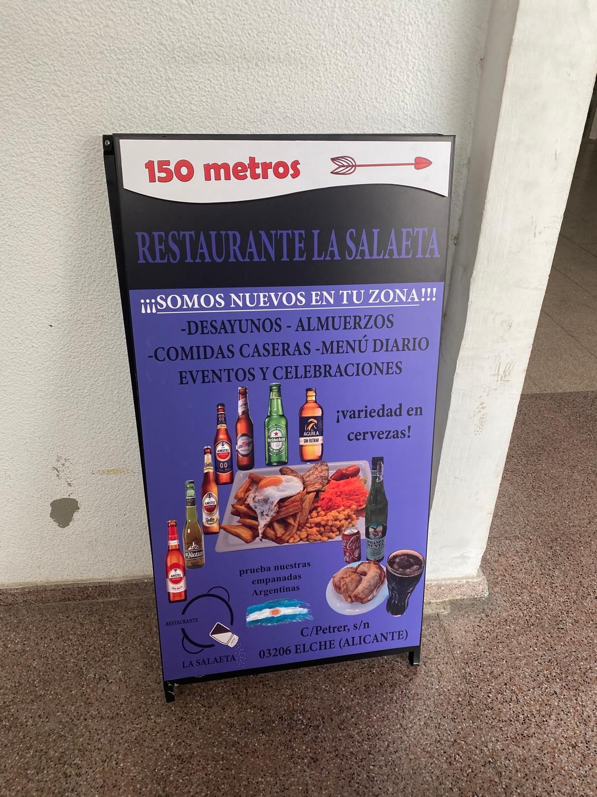 Cartel publicitario en vinilo para restaurante